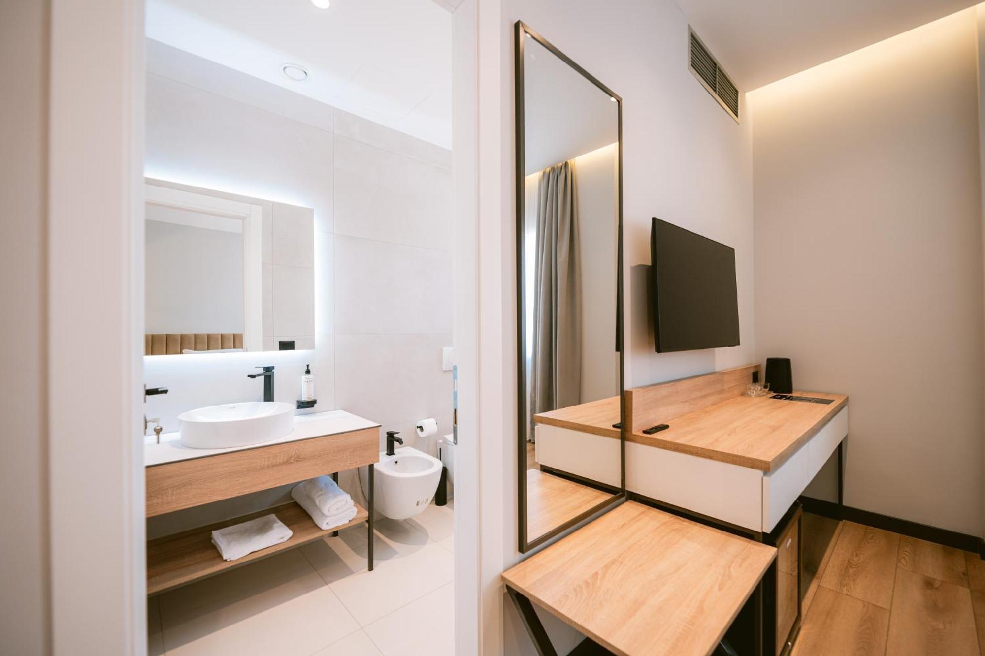 Tribute Hotel Shkodra Kültér fotó