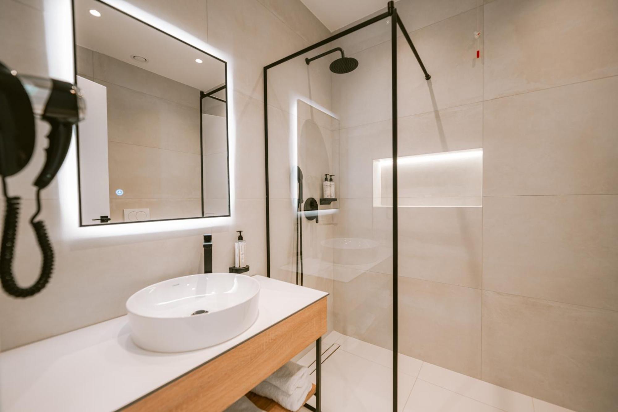 Tribute Hotel Shkodra Kültér fotó